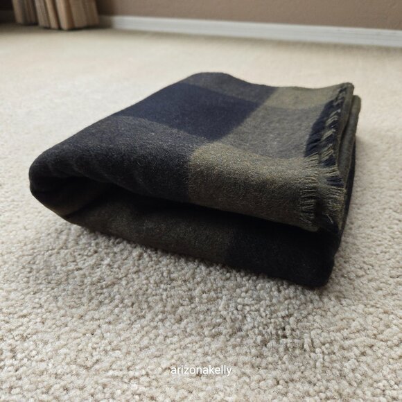 NWOT Banana Republic Wool Scarf Reversible Checks Black & Green Thick - Picture 12 of 13